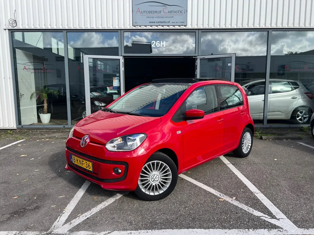 Volkswagen Up! (2013) — foto 1