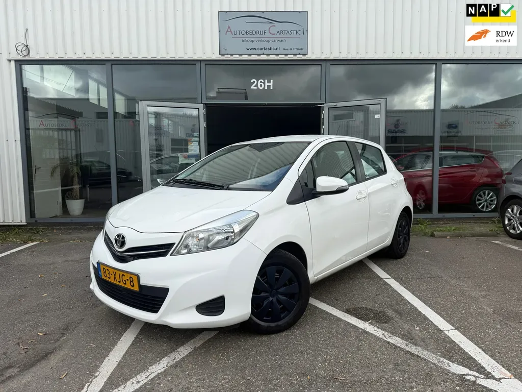 Toyota Yaris (2012) — foto 1