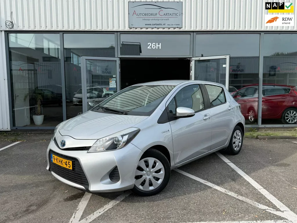 Toyota Yaris (2013) — foto 1