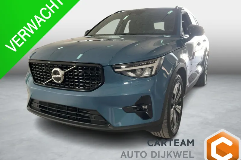 Volvo XC40 (2022)