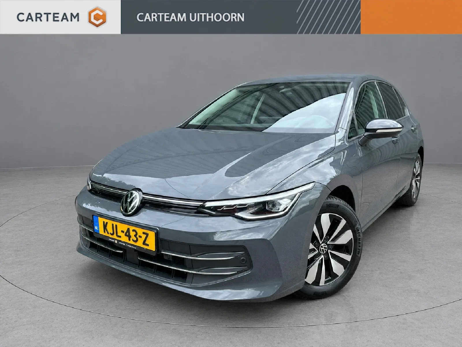 Volkswagen Golf (2025) — foto 1