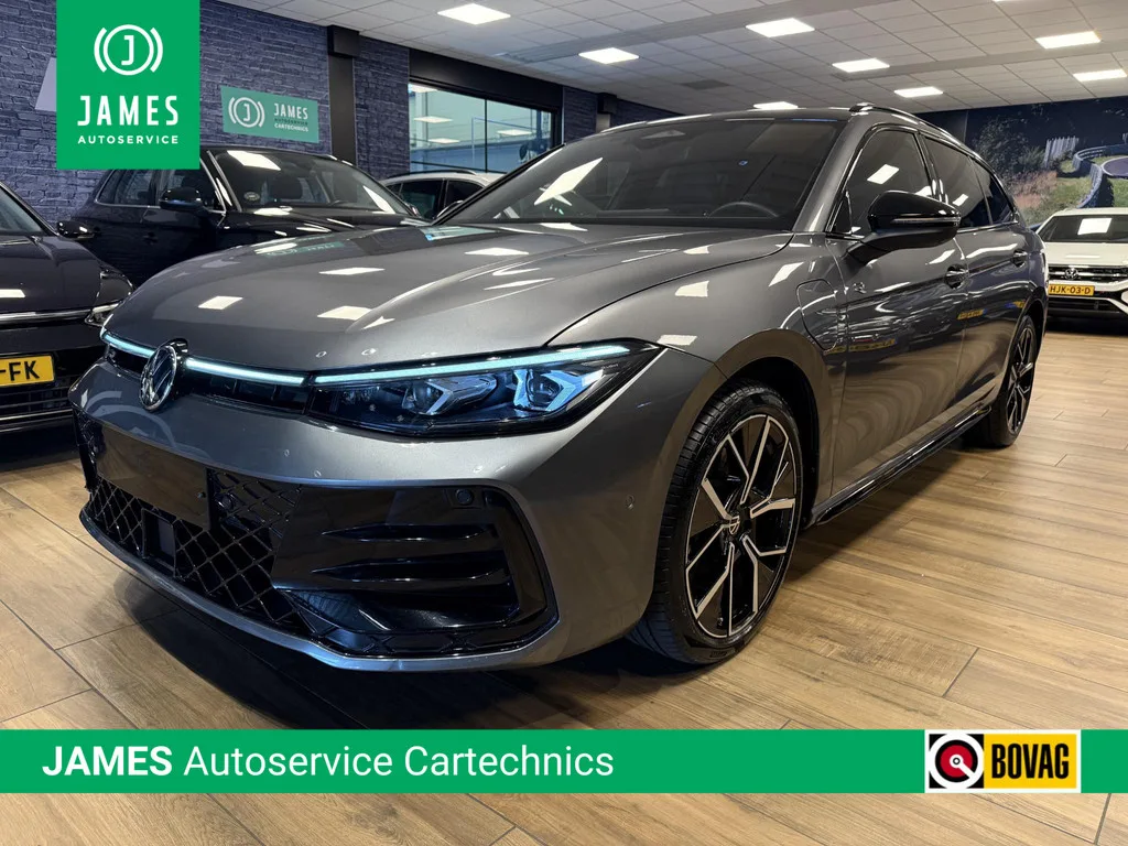 Volkswagen Passat (2025) — foto 1
