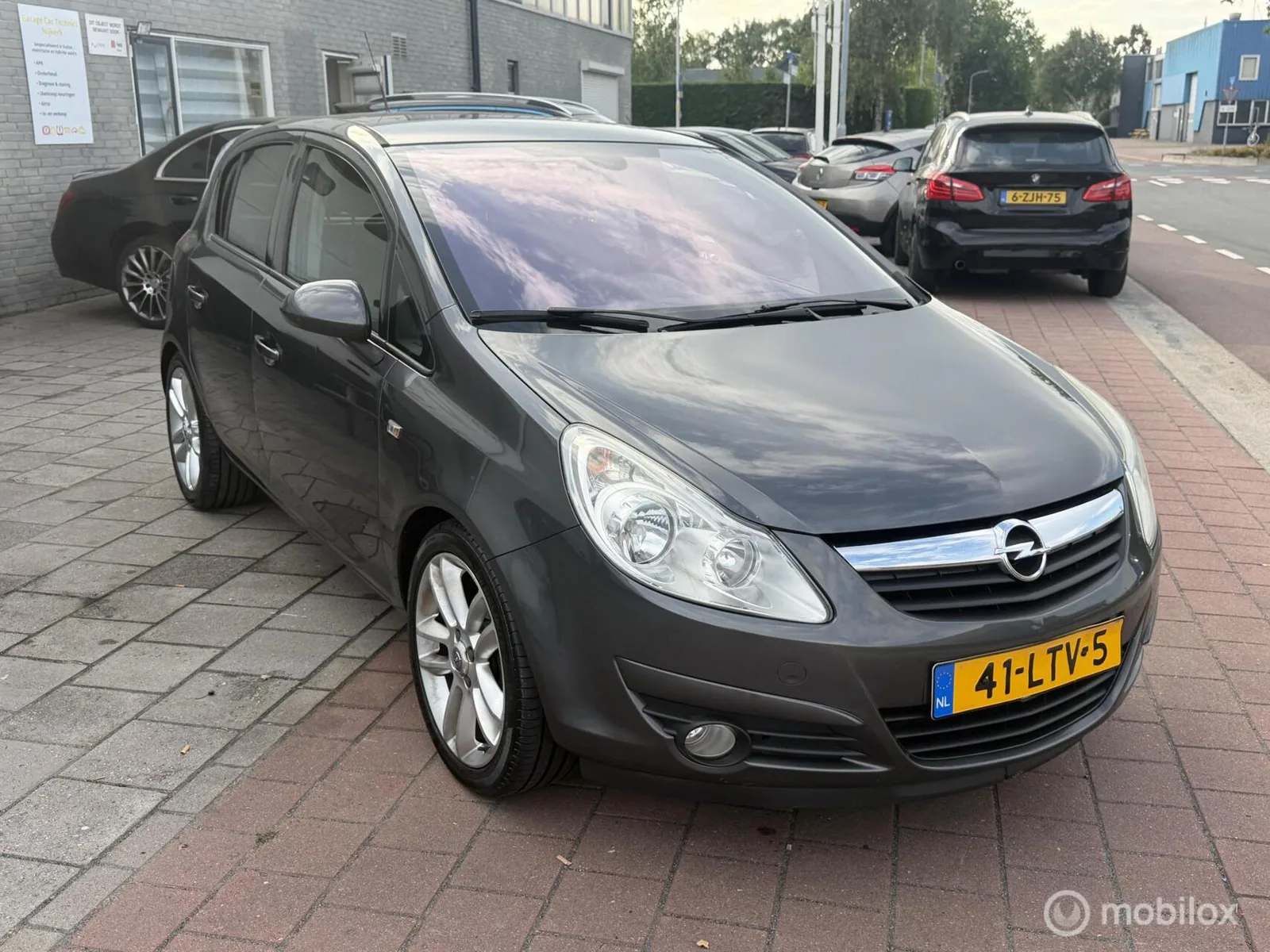 Opel Corsa (2010) — foto 1