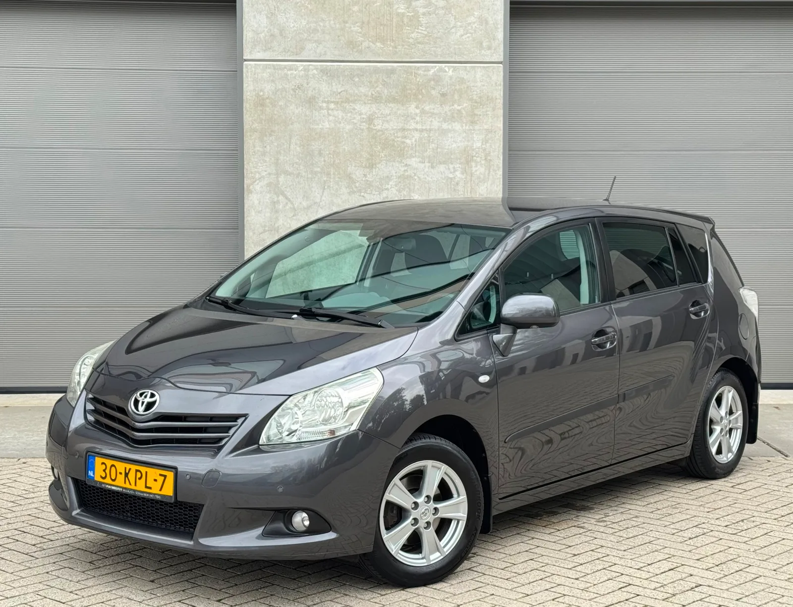 Toyota Verso (2010) — foto 1