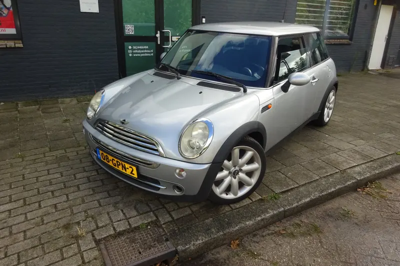 MINI Cooper (2006)