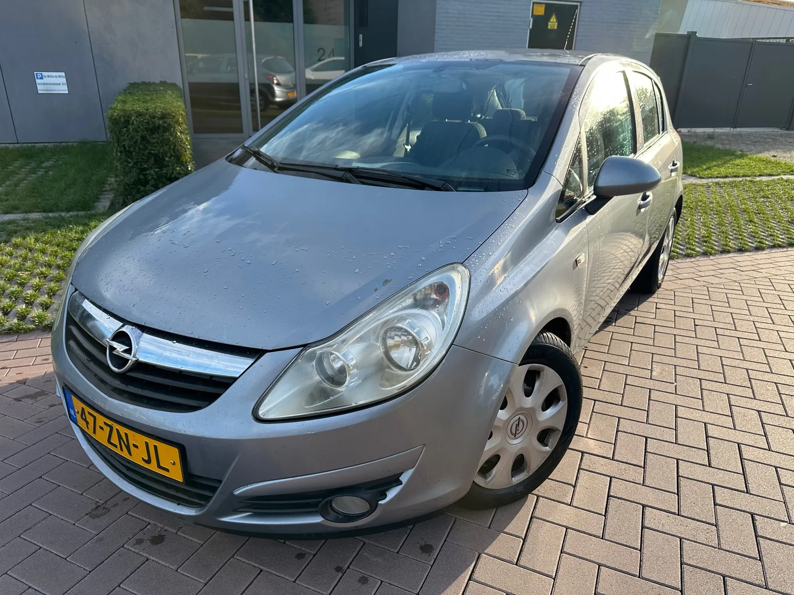 Opel Corsa (2008) — foto 1