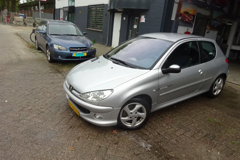 Peugeot 206 (2005)