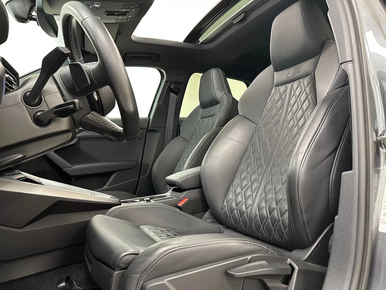 Audi A3 (2023) — foto 1