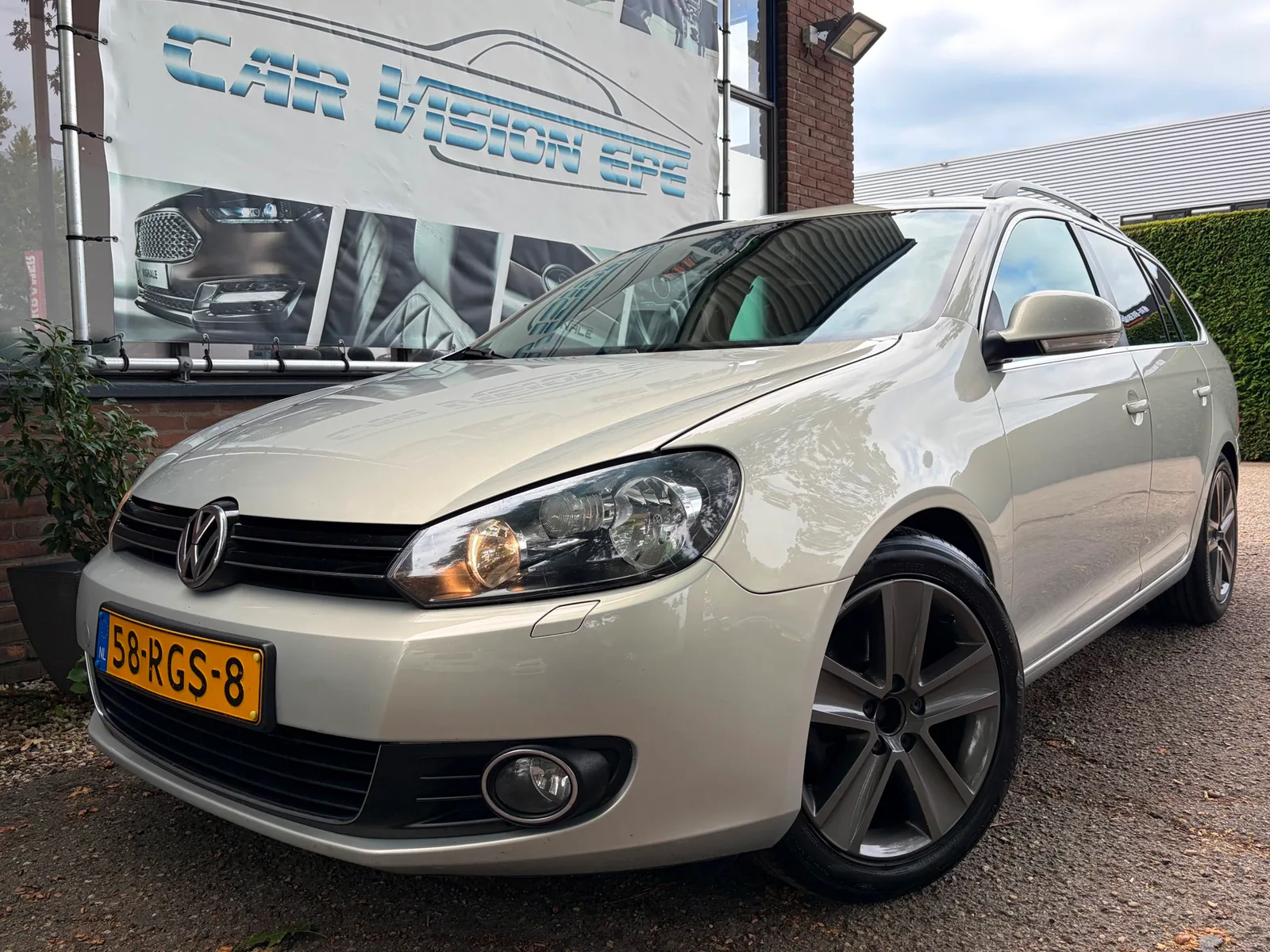 Volkswagen Golf (2011) — foto 1