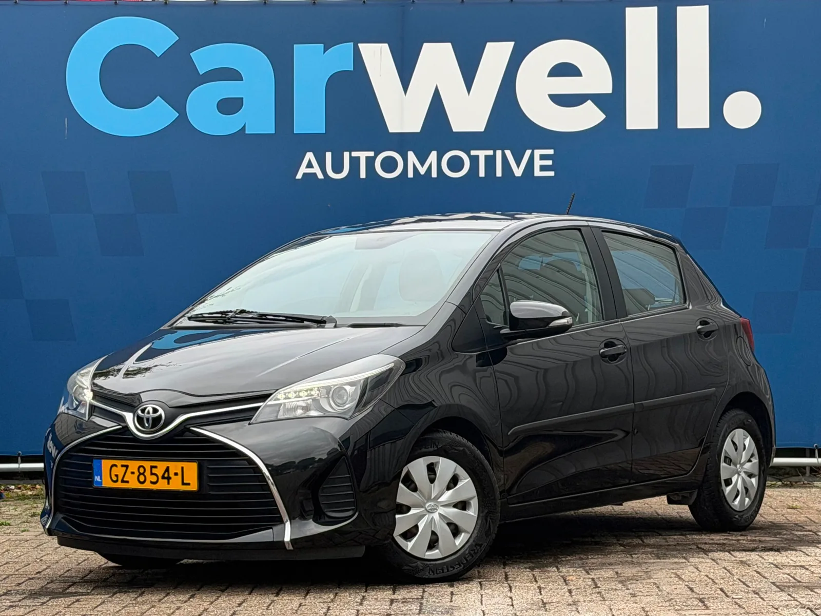 Toyota Yaris (2015) — foto 1