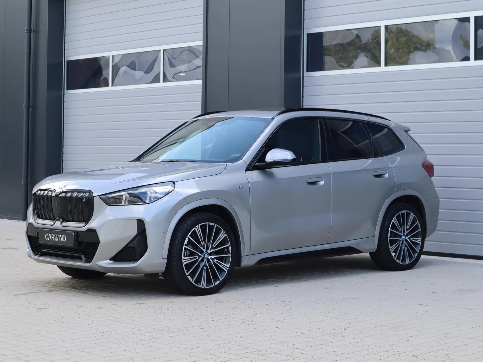 BMW iX1 (2023) — foto 1