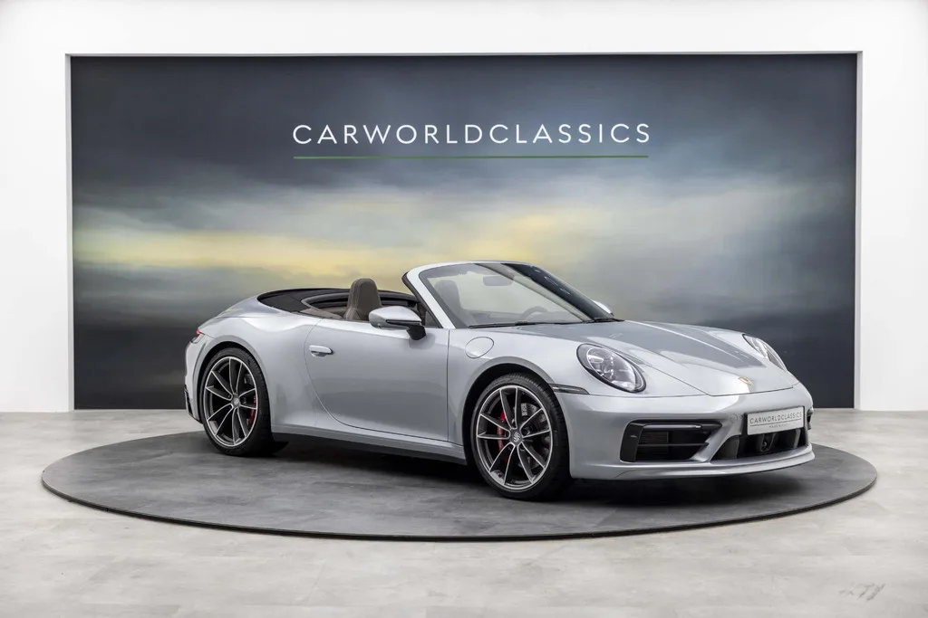 Porsche 911 (2020) — foto 1
