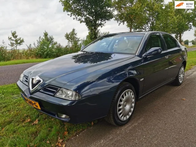 Alfa Romeo 166 (2000) — foto 1