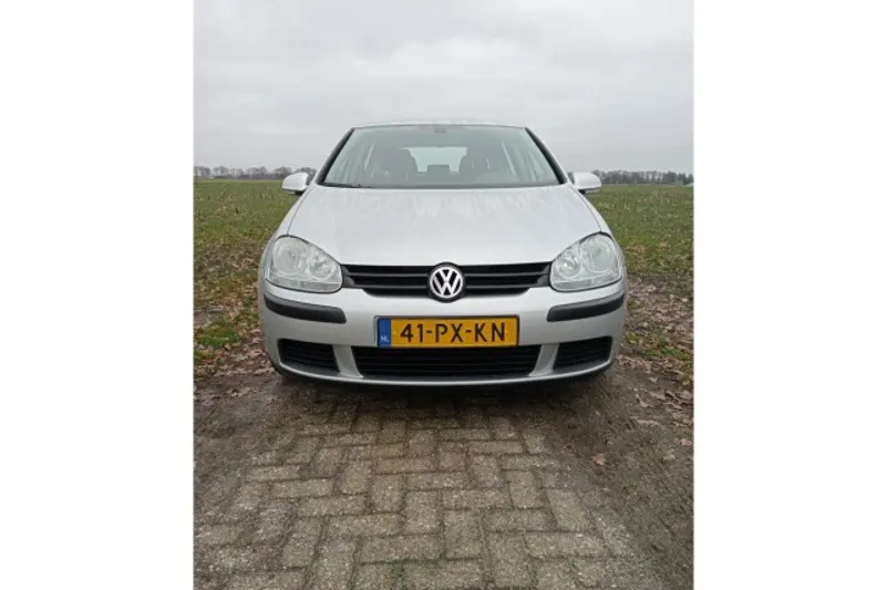 Volkswagen Golf (2005)