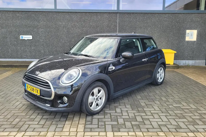 MINI One (2021)