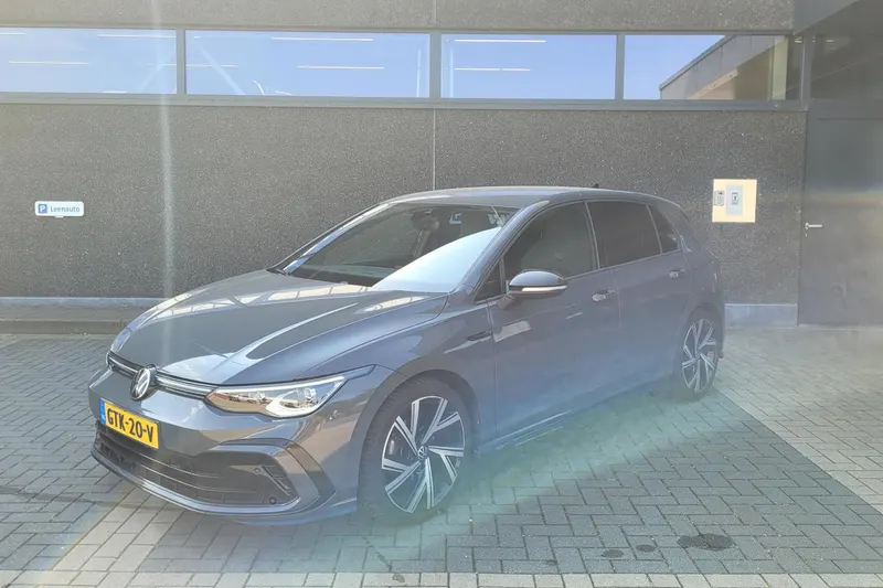 Volkswagen Golf (2023)