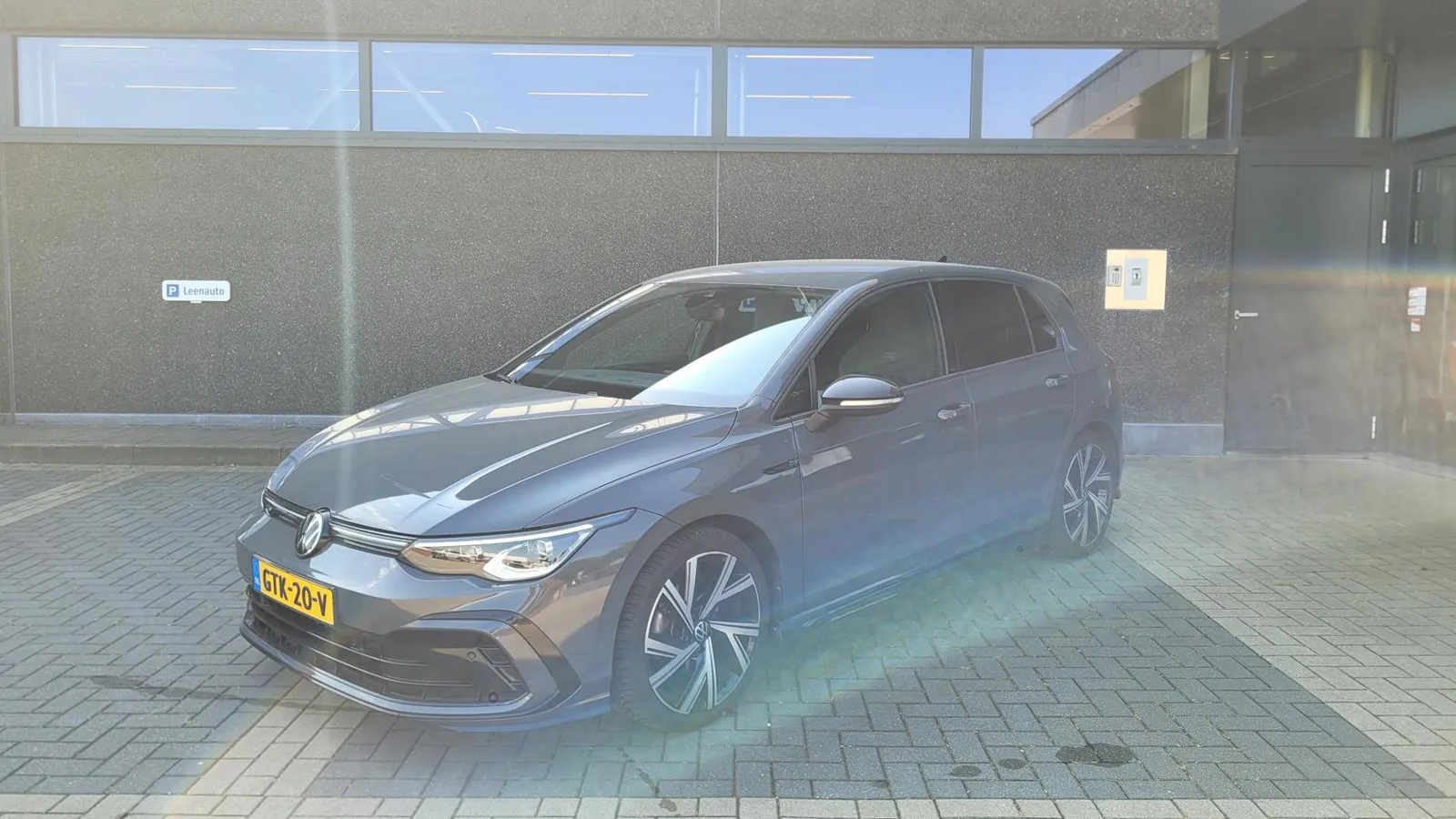 Volkswagen Golf (2023) — foto 1