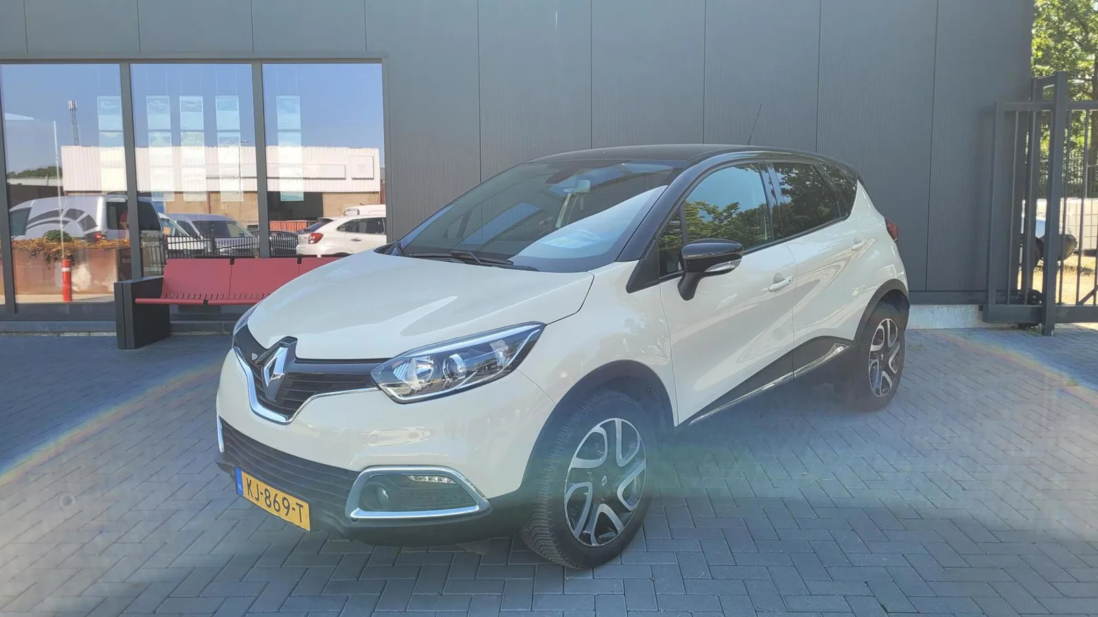 Renault Captur (2016) — foto 1