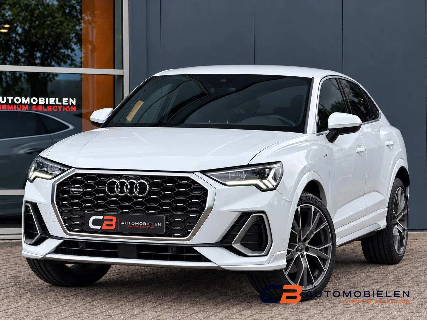 Audi Q3 Sportback (2019) — foto 1