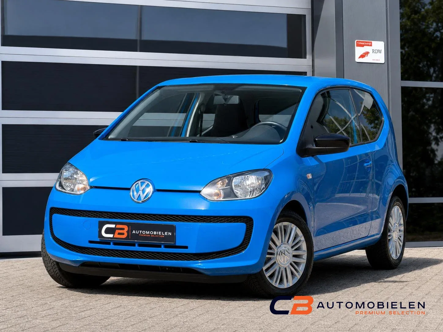 Volkswagen Up! (2015) — foto 1