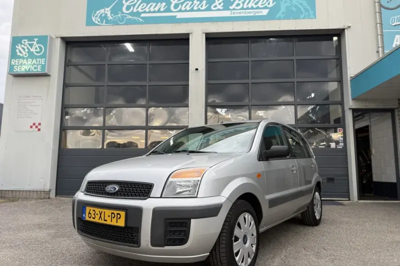 Ford Fusion (2007)