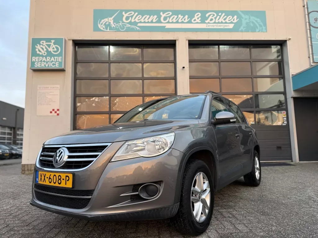 Volkswagen Tiguan (2009) — foto 1