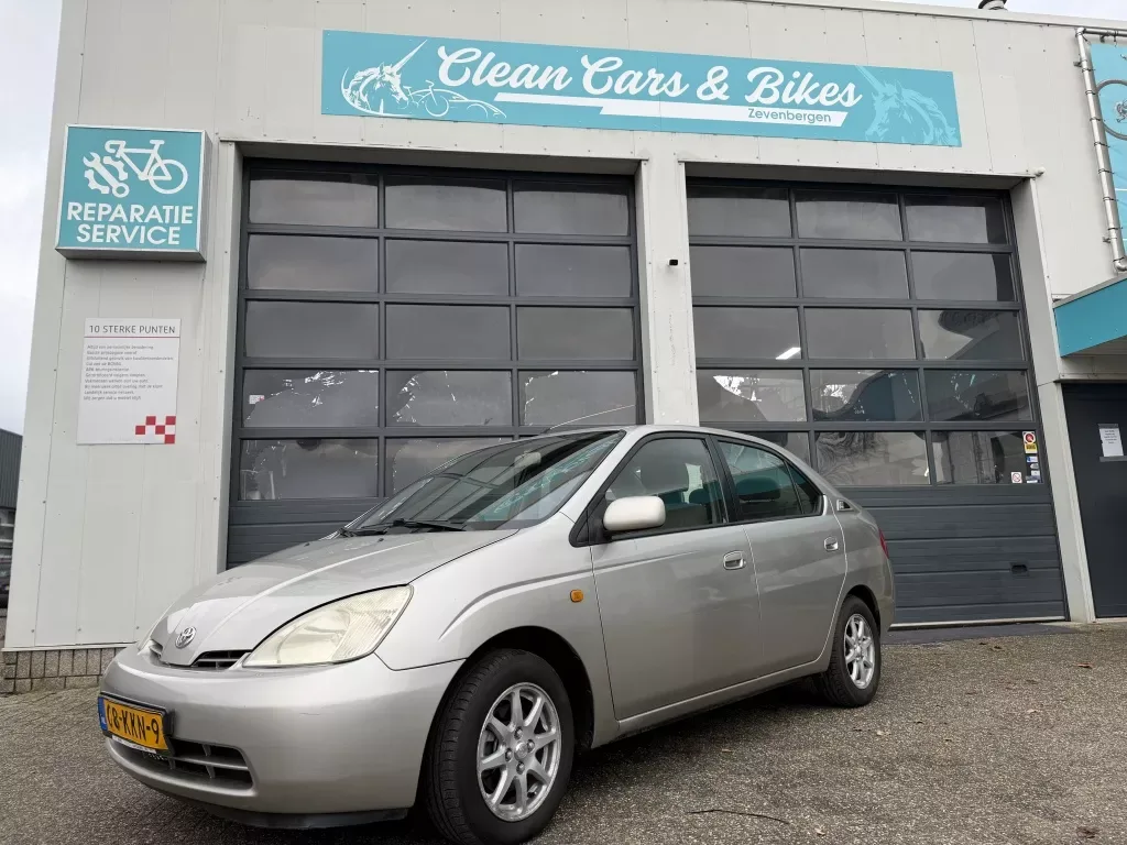 Toyota Prius (2001) — foto 1