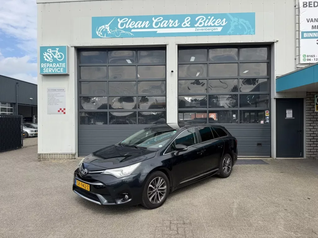 Toyota Avensis (2015) — foto 1