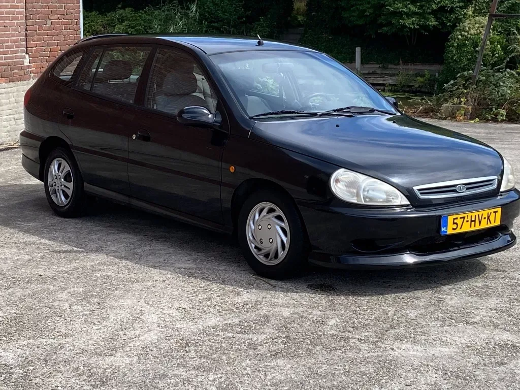 Kia Rio (2002) — foto 1