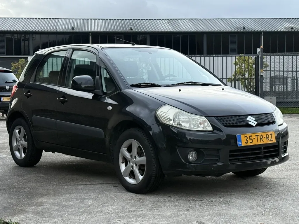 Suzuki SX4 (2007) — foto 1