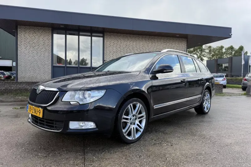 Škoda Superb (2011)