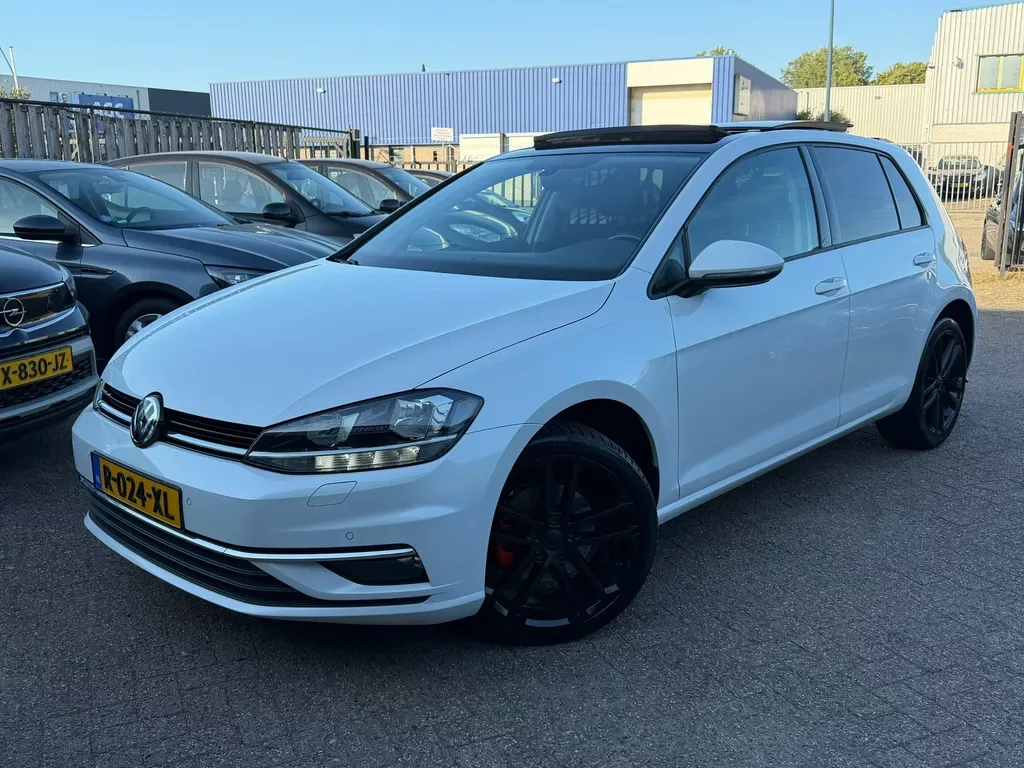 Volkswagen Golf (2018) — foto 1