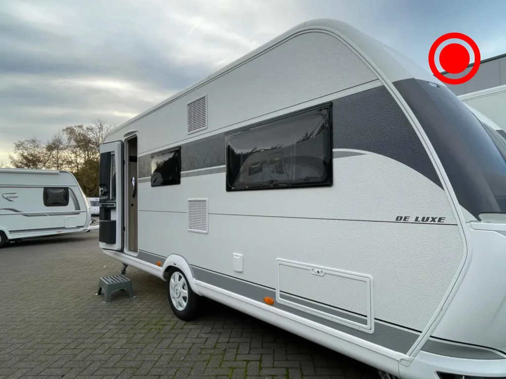 Hobby De Luxe (2026) — foto 1
