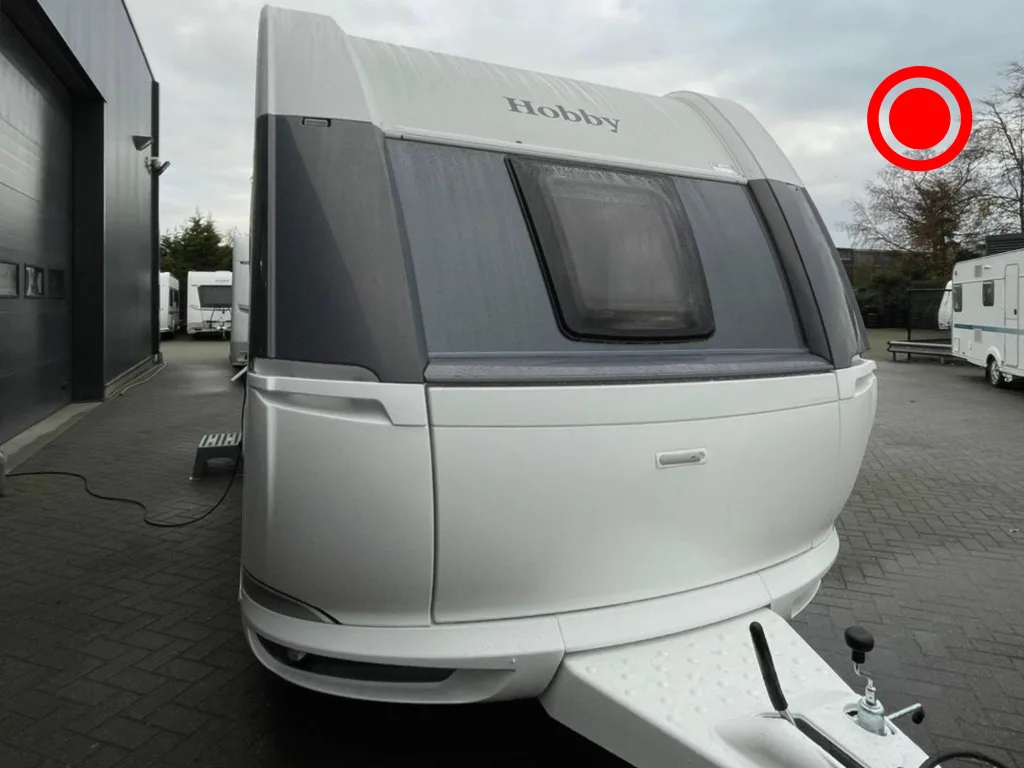 Hobby De Luxe (2026) — foto 1