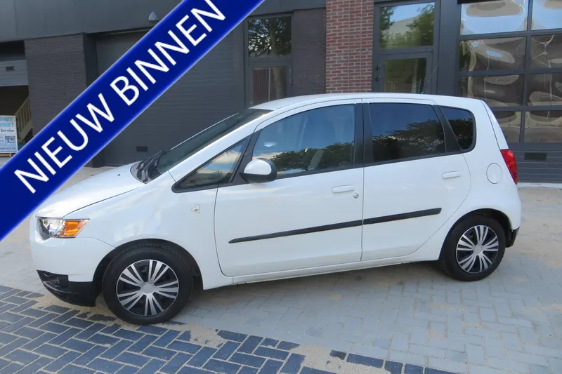 Mitsubishi Colt (2011)