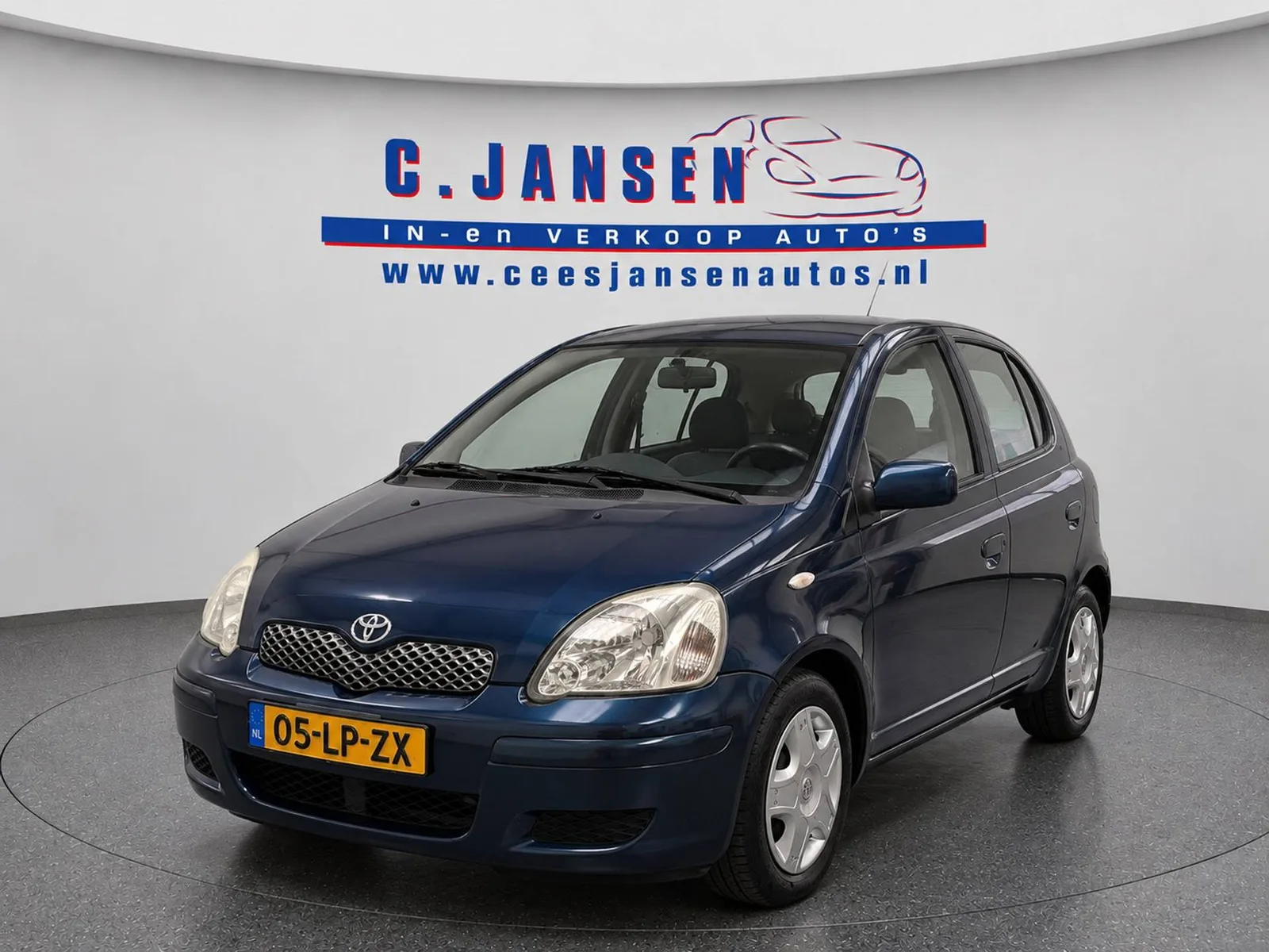 Toyota Yaris (2003) — foto 1