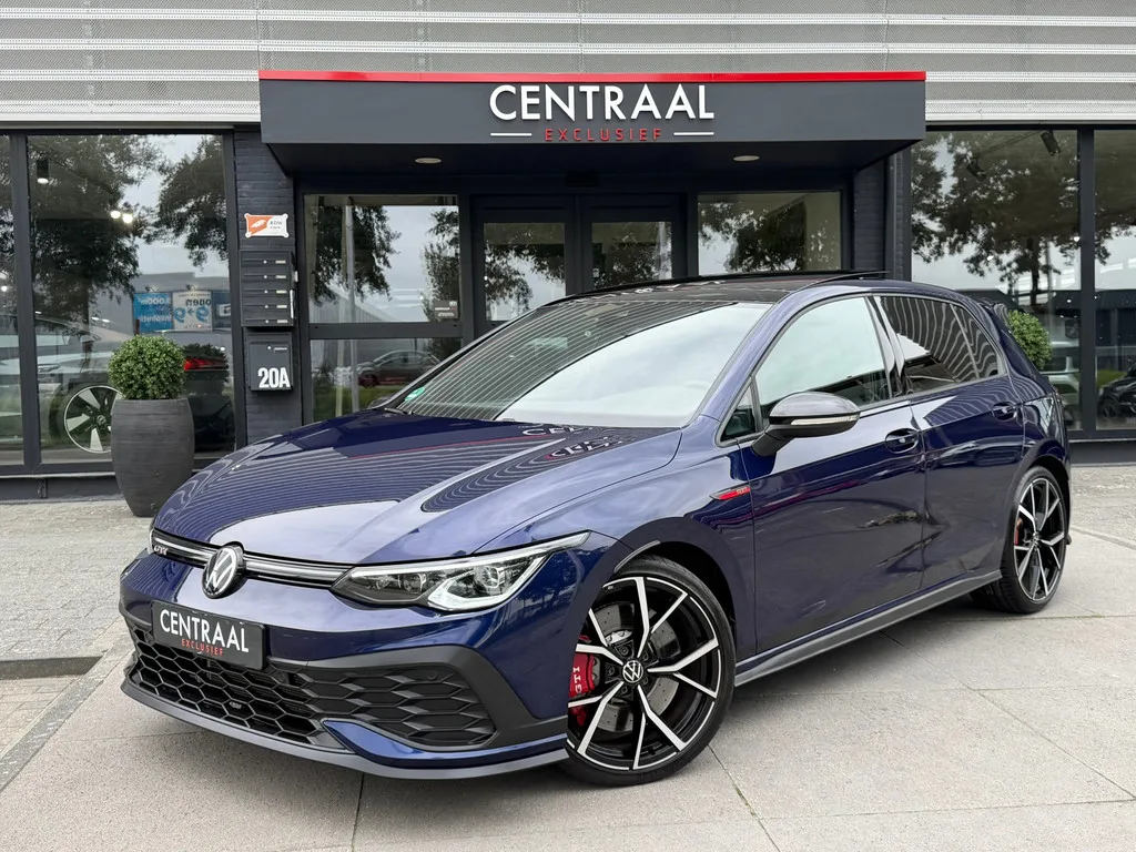 Volkswagen Golf (2022) — foto 1
