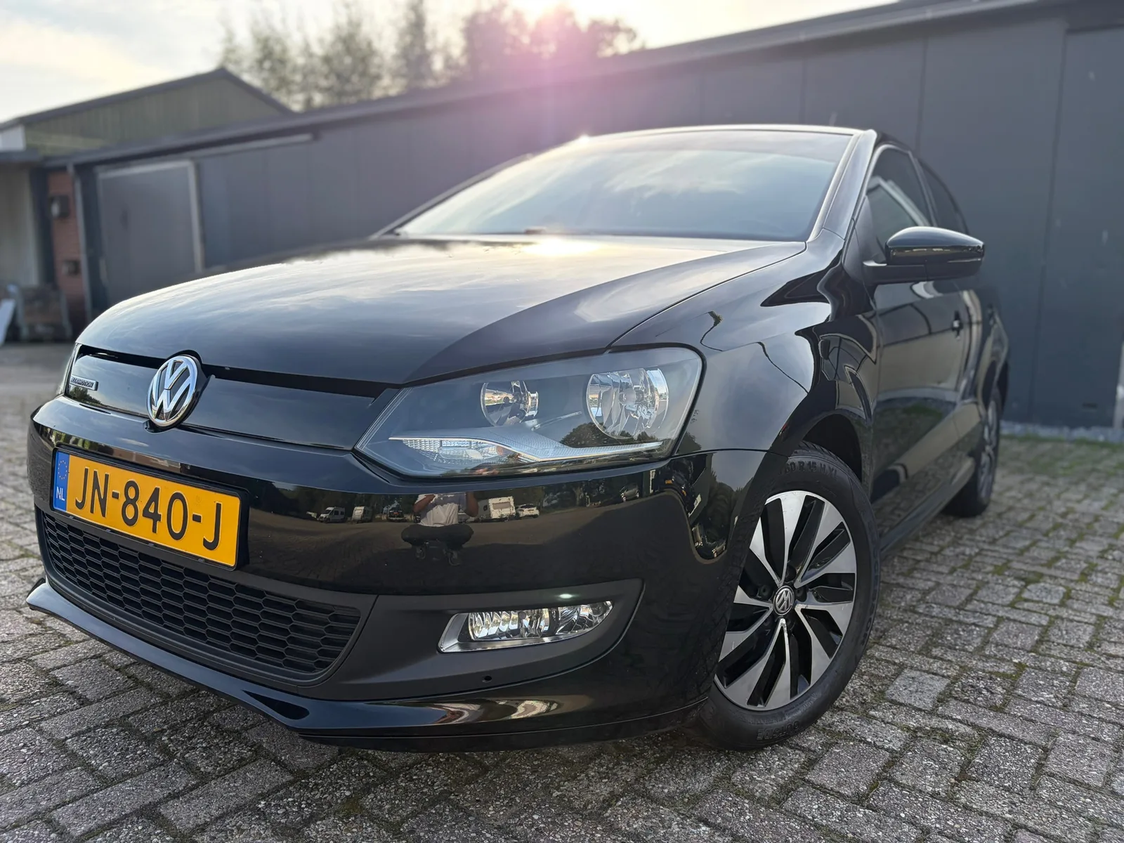 Volkswagen Polo (2016) — foto 1