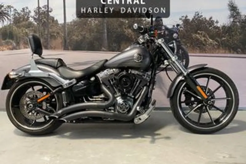 Harley-Davidson Breakout (2016)