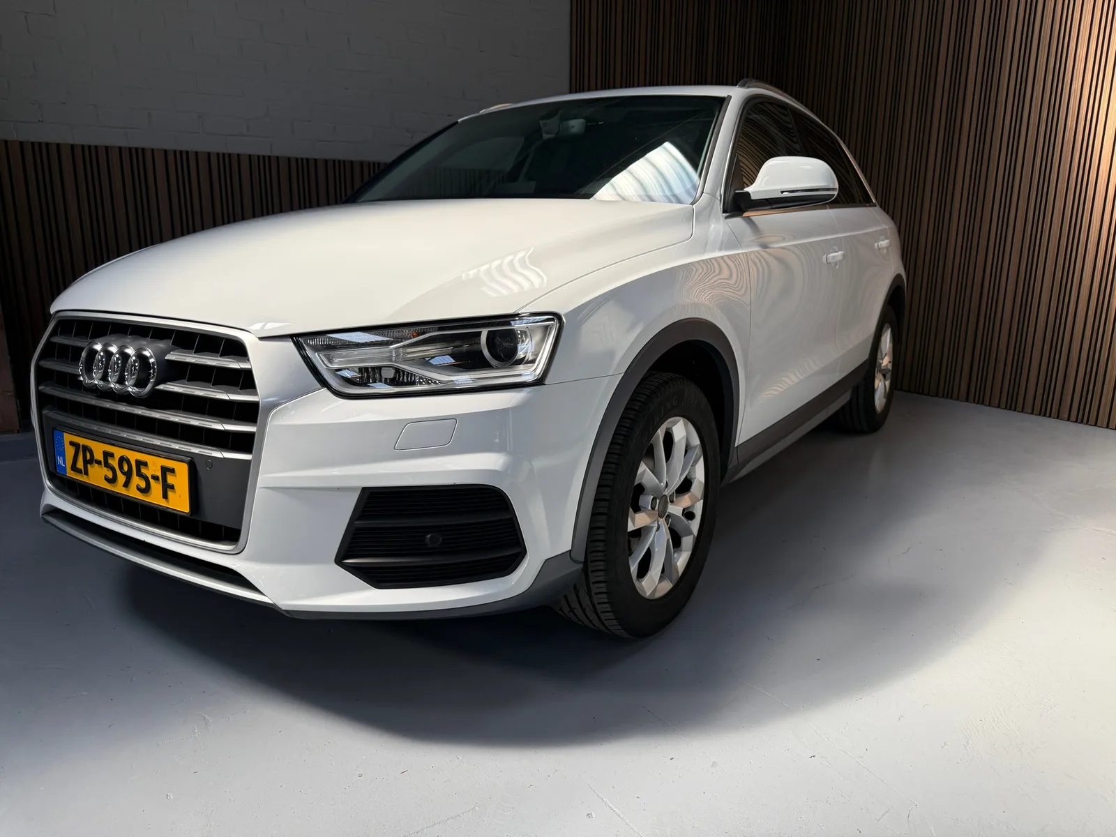 Audi Q3 (2015) — foto 1