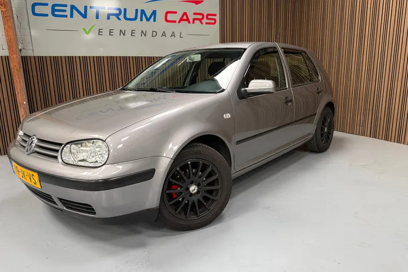 Volkswagen Golf (2002)