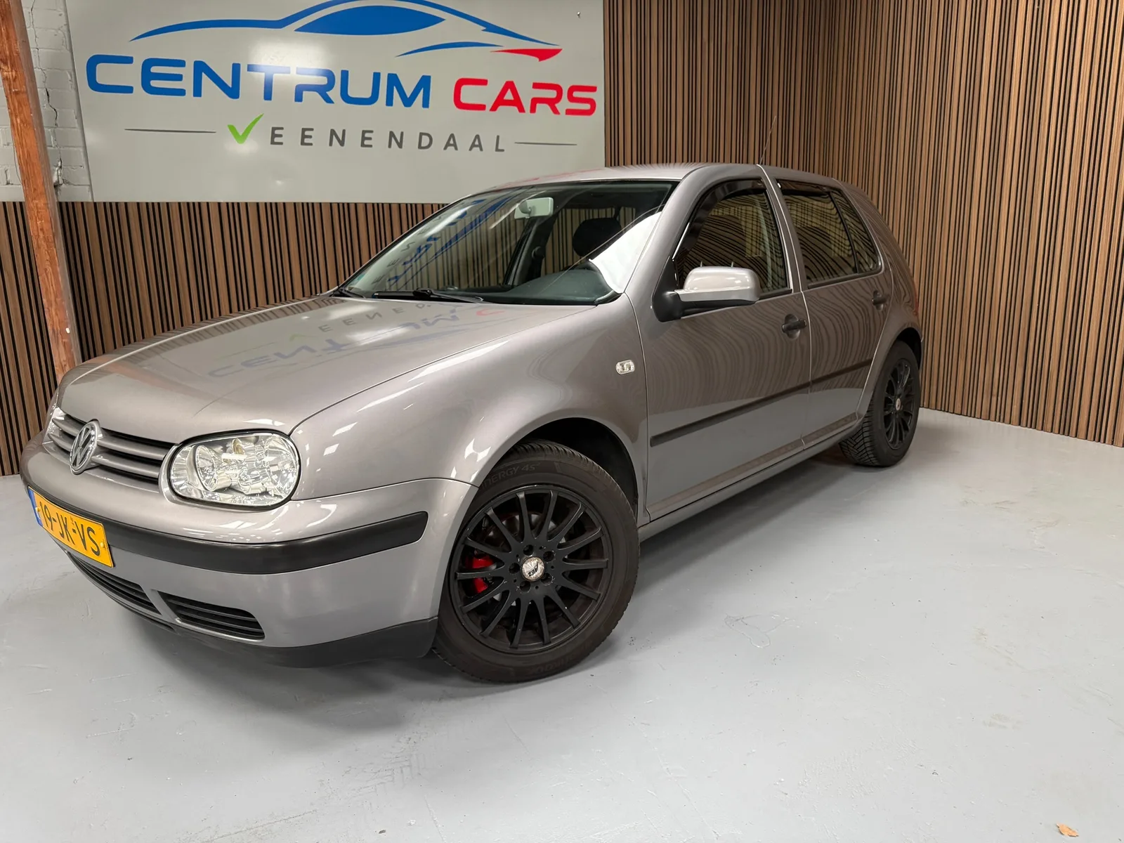 Volkswagen Golf (2002) — foto 1