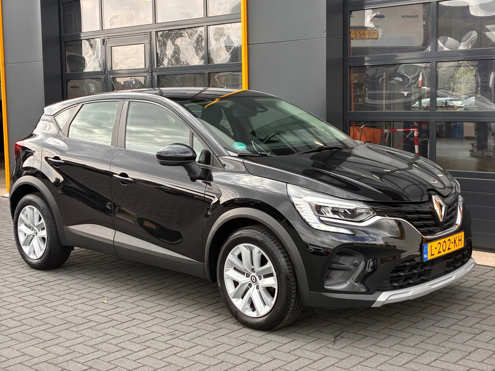 Renault Captur (2021) — foto 1