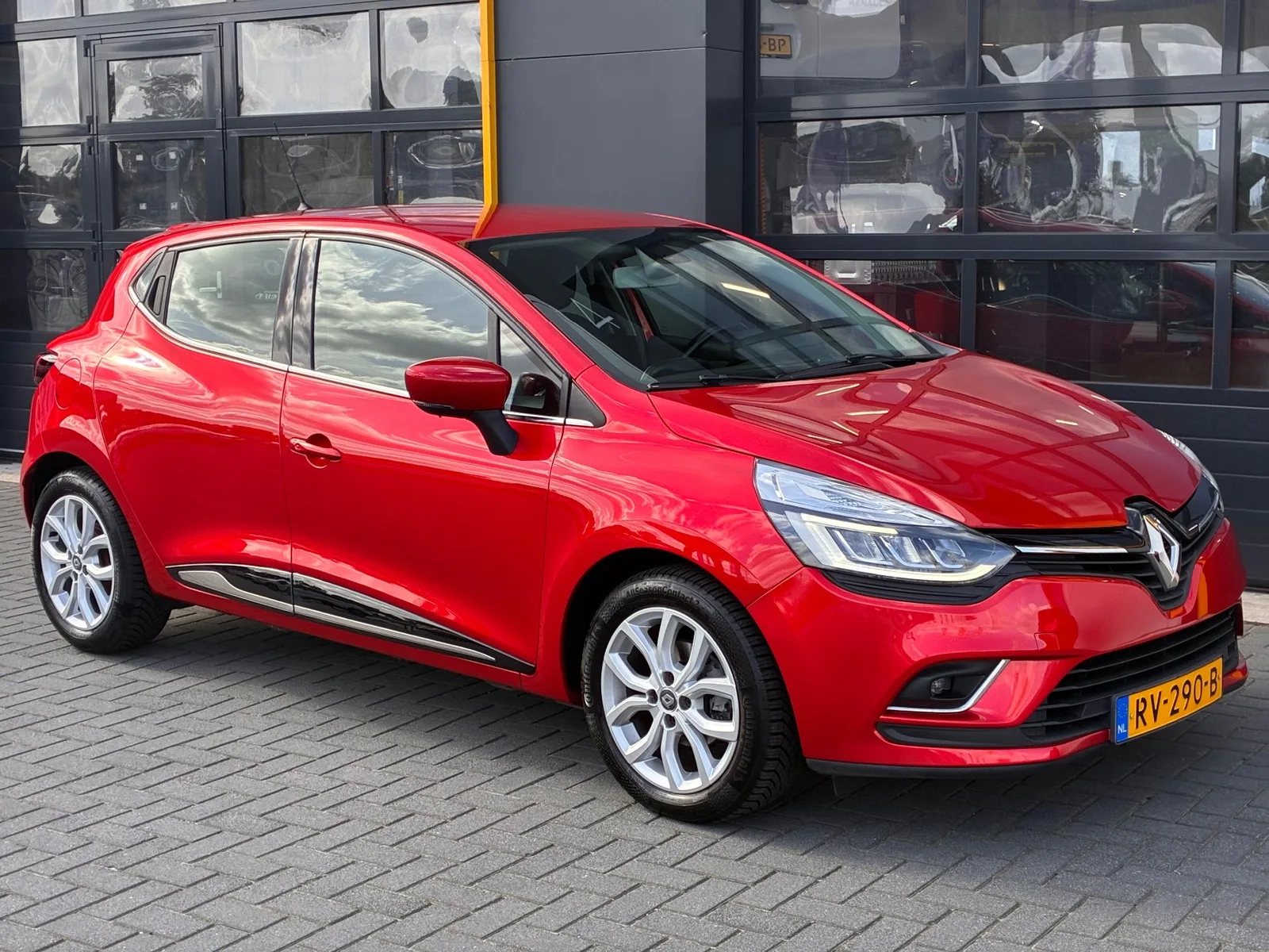 Renault Clio (2017) — foto 1