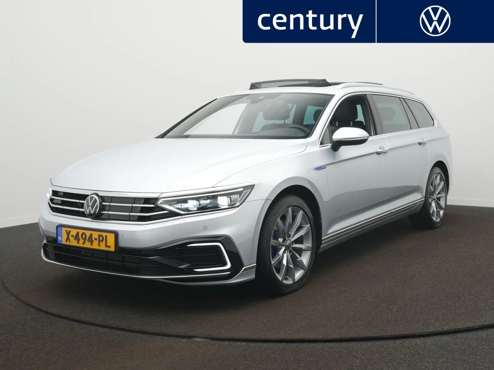 Volkswagen Passat (2023) — foto 1