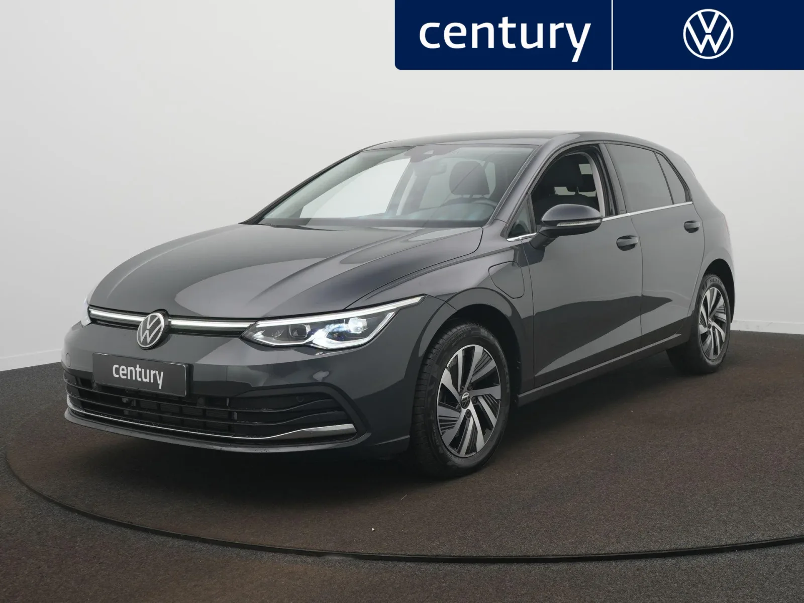 Volkswagen Golf (2022) — foto 1