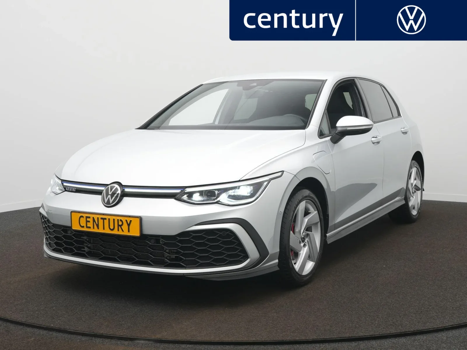Volkswagen Golf (2022) — foto 1