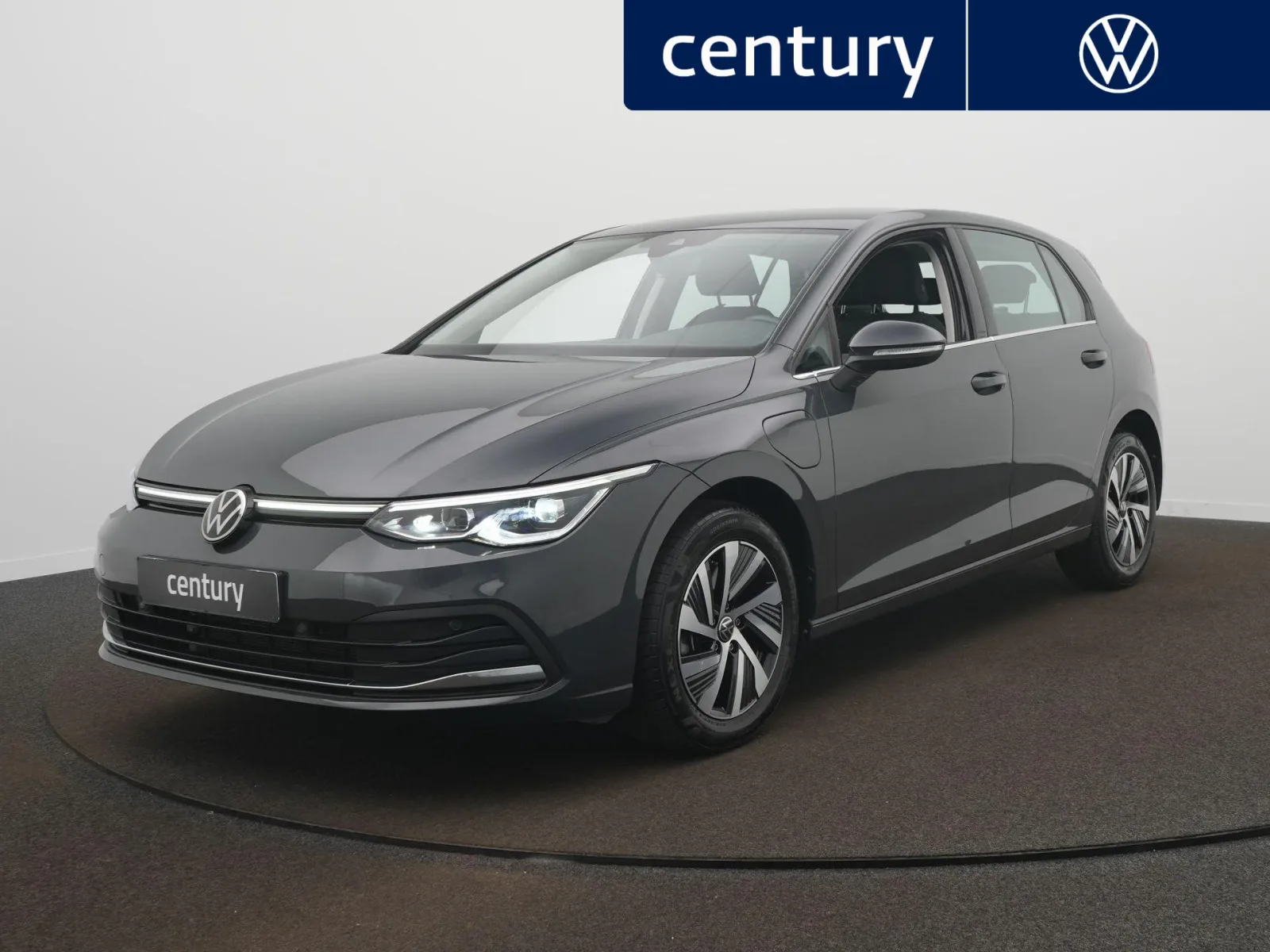 Volkswagen Golf (2022) — foto 1