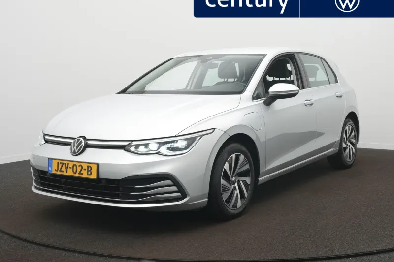 Volkswagen Golf (2022)