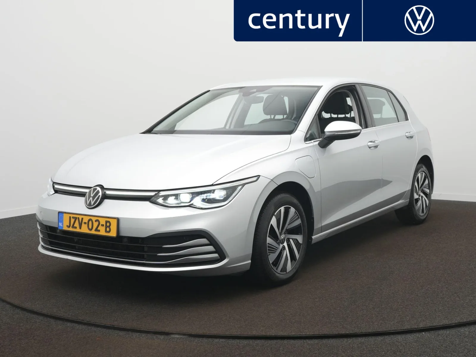Volkswagen Golf (2022) — foto 1